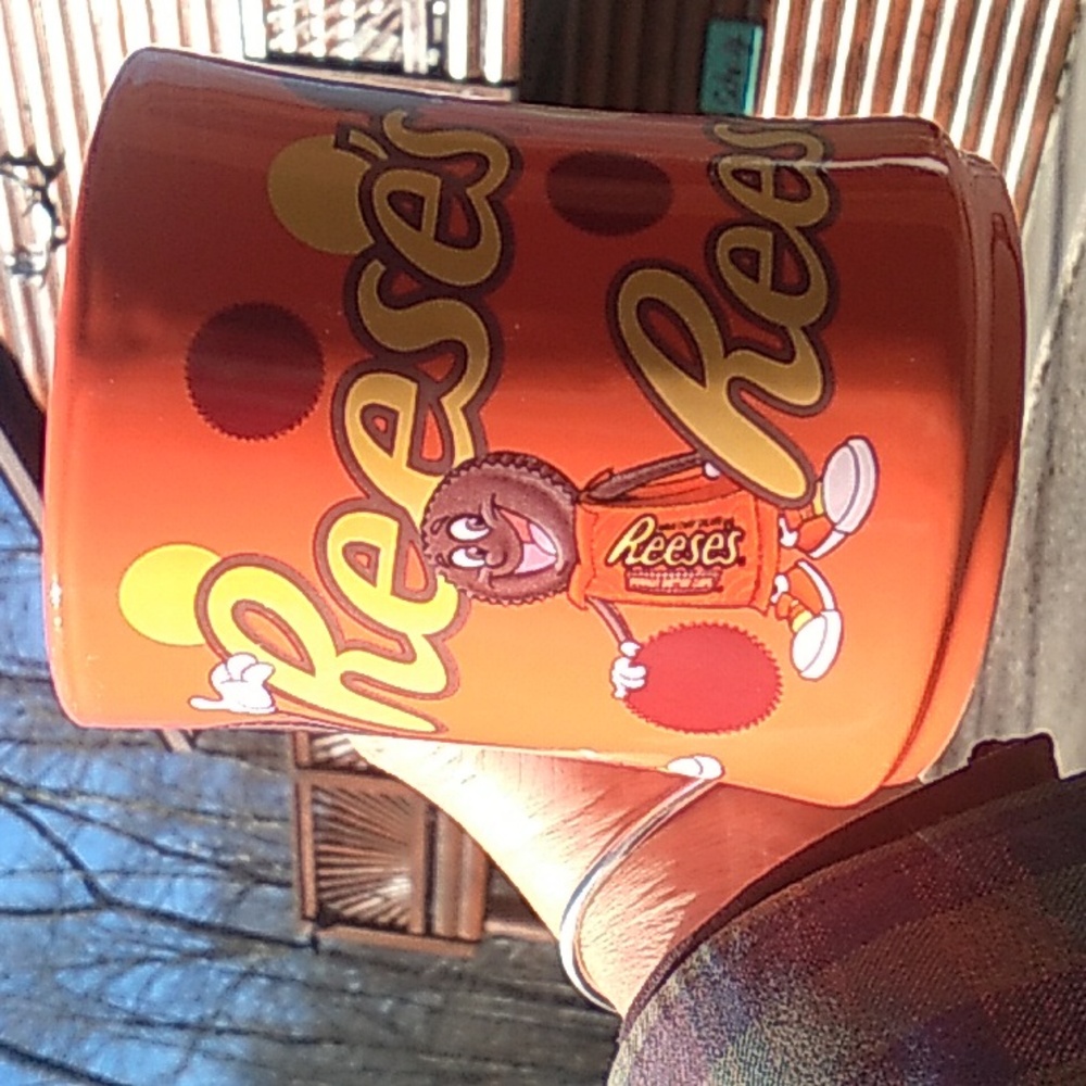 Reese’s Pieces  MUG PEANUT BUTTER ORANGE COLLECTIBLE